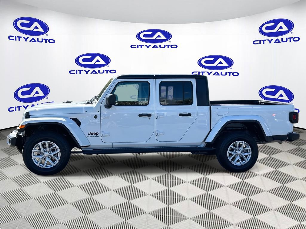 Used 2023 Jeep Gladiator Sport image 7