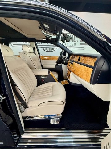 Used 2009 Rolls-Royce Phantom Sedan RWD image 17