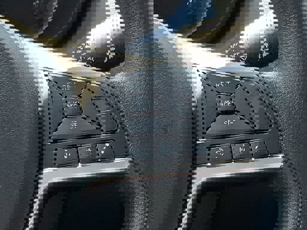 Used 2025 Nissan Versa SV image 21