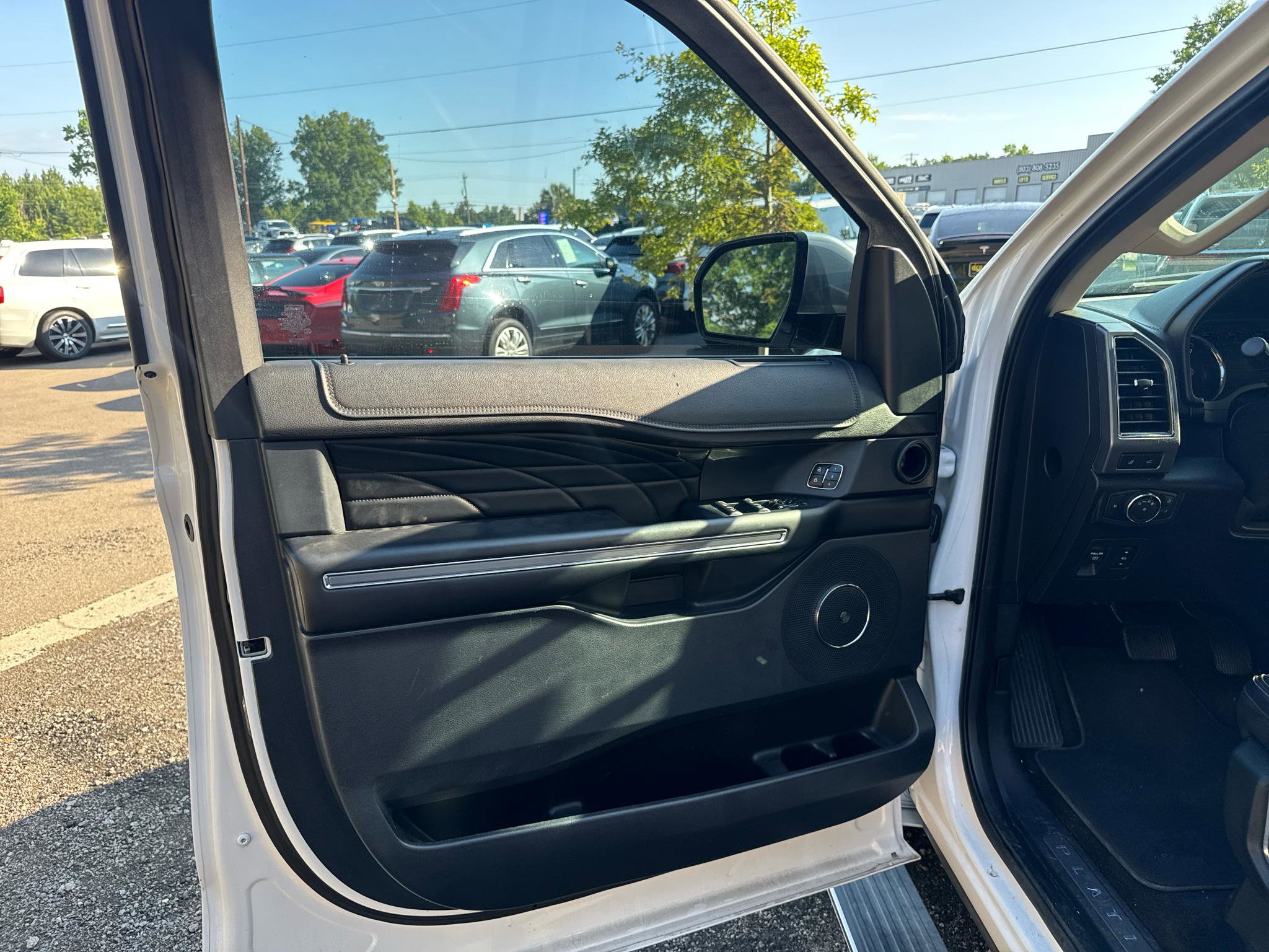 Used 2018 Ford Expedition Platinum AWD/4WD image 6