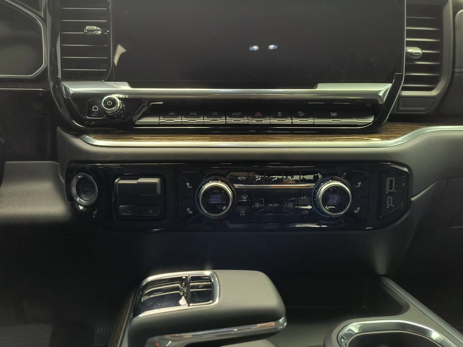 New 2026 GMC Sierra 1500 Elevation w/ Elevation Premium Package AWD/4WD image 27