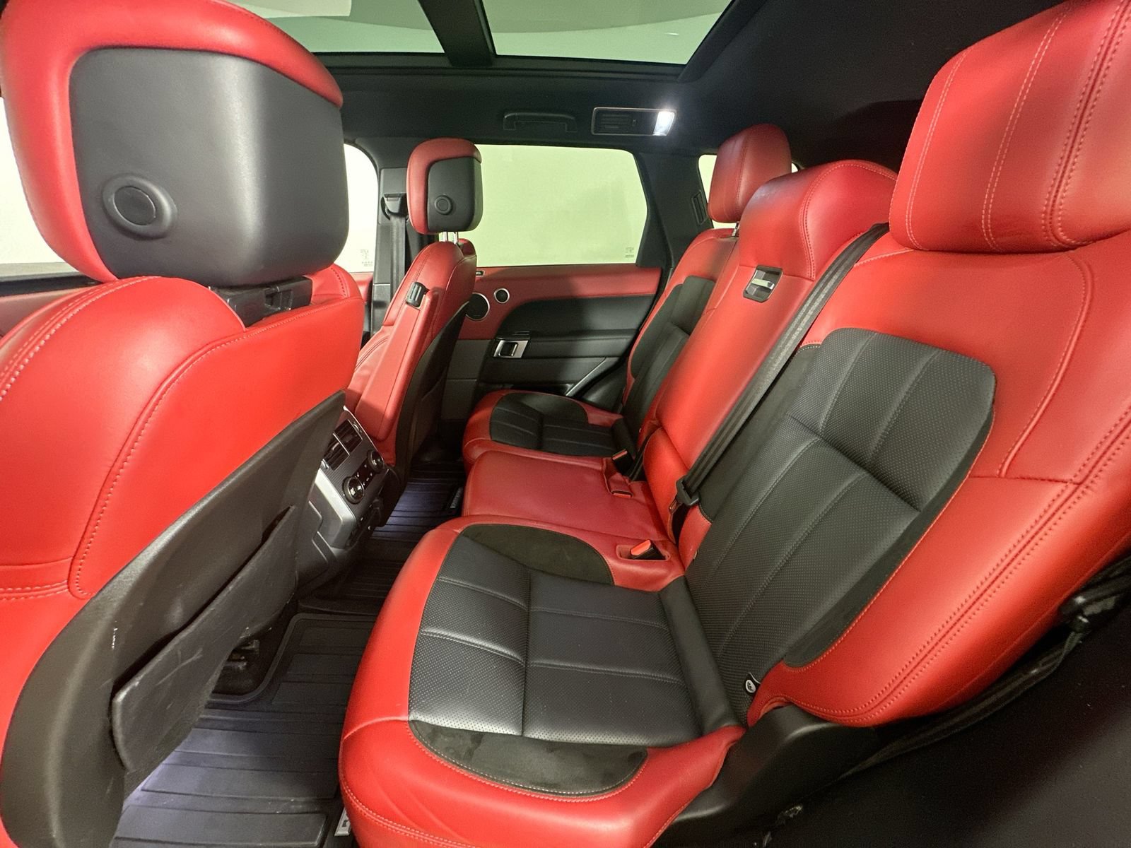 Used 2020 Land Rover Range Rover Sport HST AWD/4WD image 39