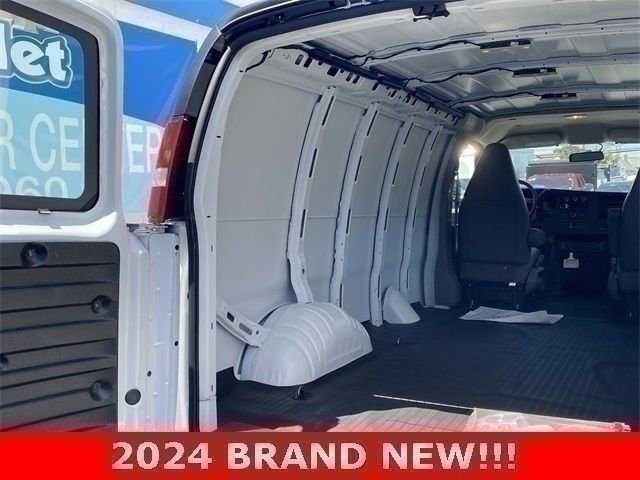 Used 2024 Chevrolet Express 2500 w/ Driver Convenience Package image 20