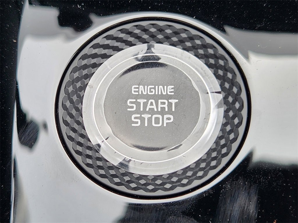 New 2025 Kia Niro EX image 16