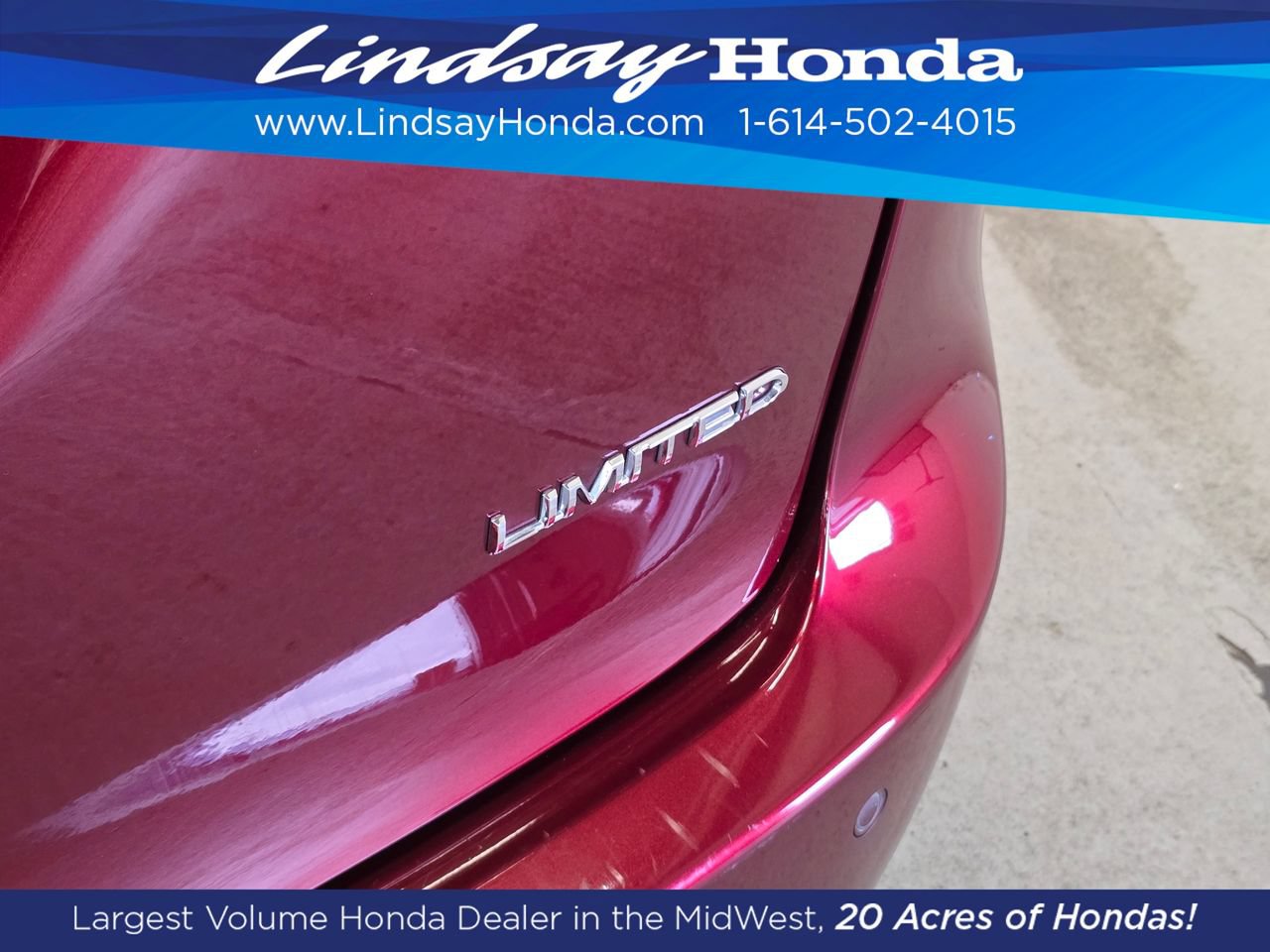 Used 2017 Chrysler Pacifica Limited w/ UConnect Theater Package FWD image 7