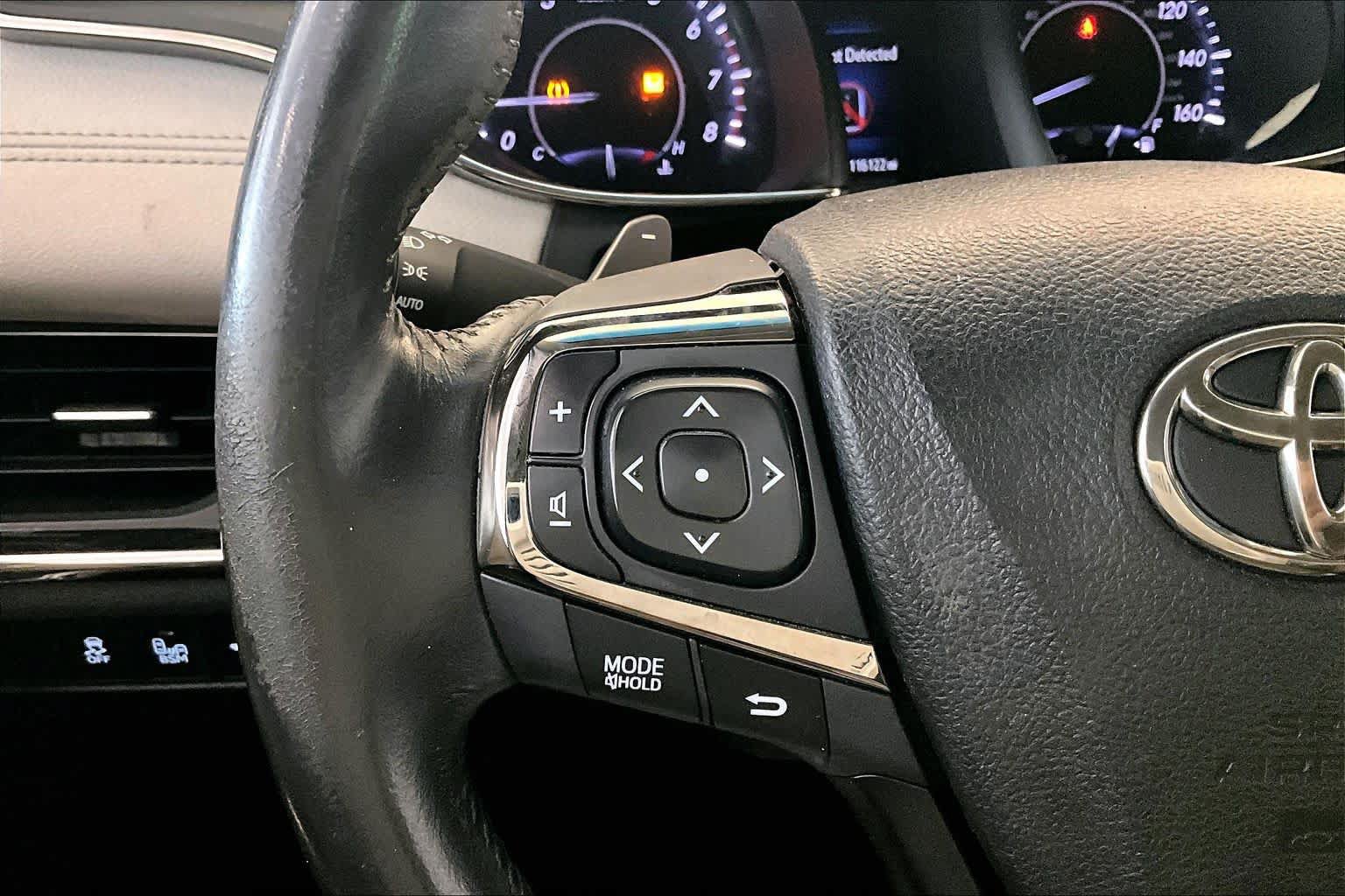 Used 2016 Toyota Avalon Touring FWD image 22