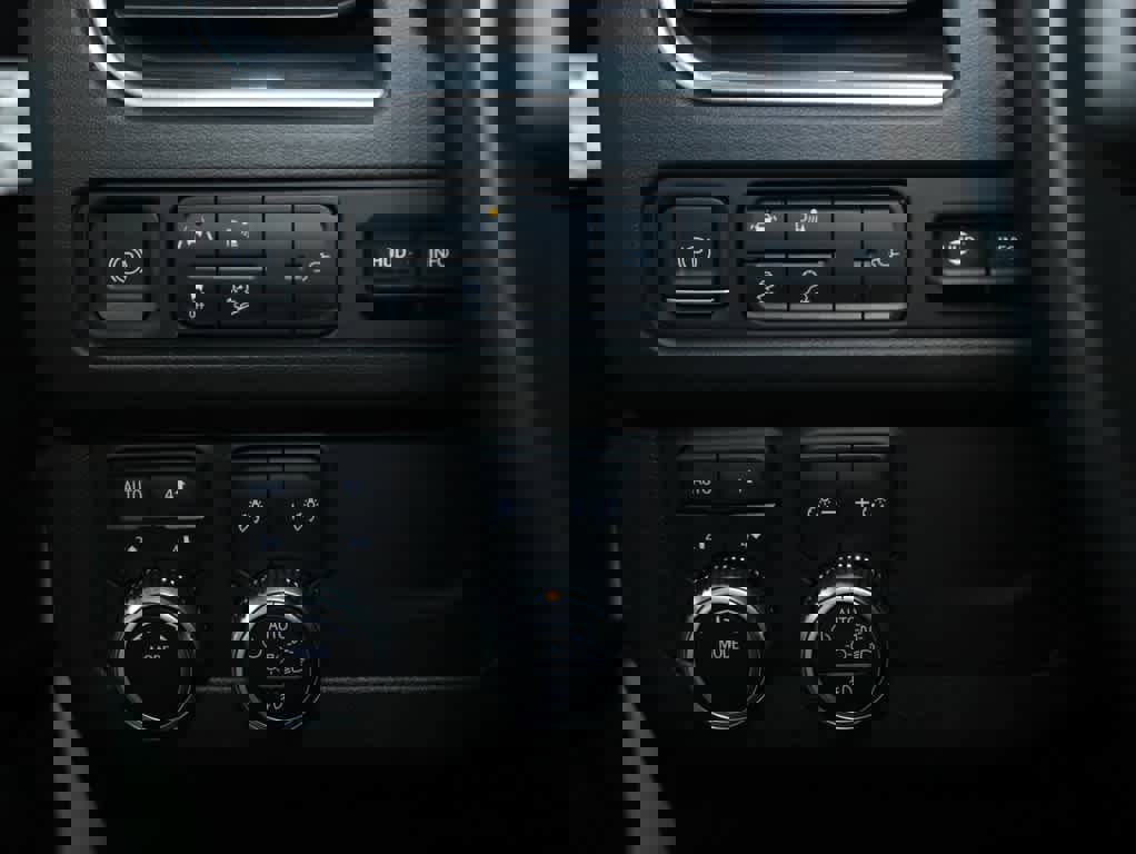 Used 2021 GMC Yukon XL AT4 w/ Rear Media and Nav Package image 25