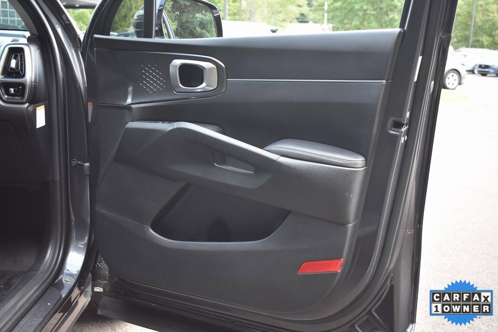 Used 2023 Kia Sorento EX image 26