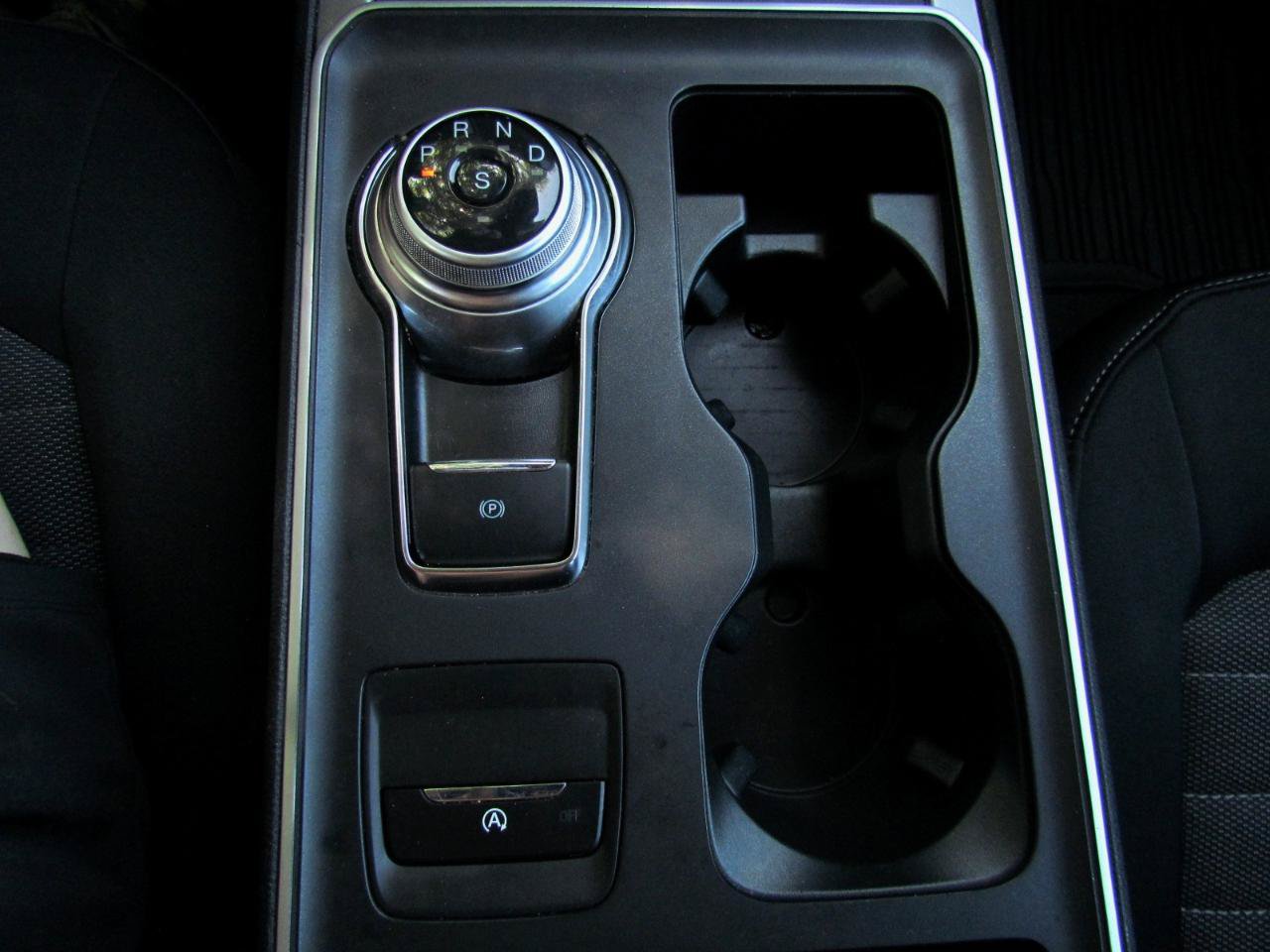 Used 2021 Ford Edge SE FWD image 29
