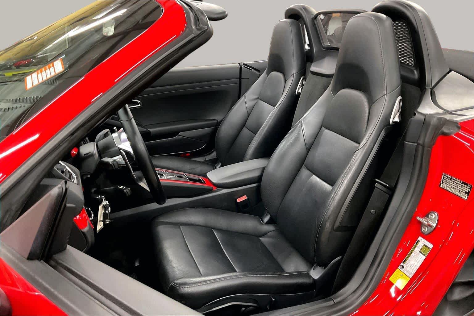Used 2018 Porsche 718 Boxster RWD image 24