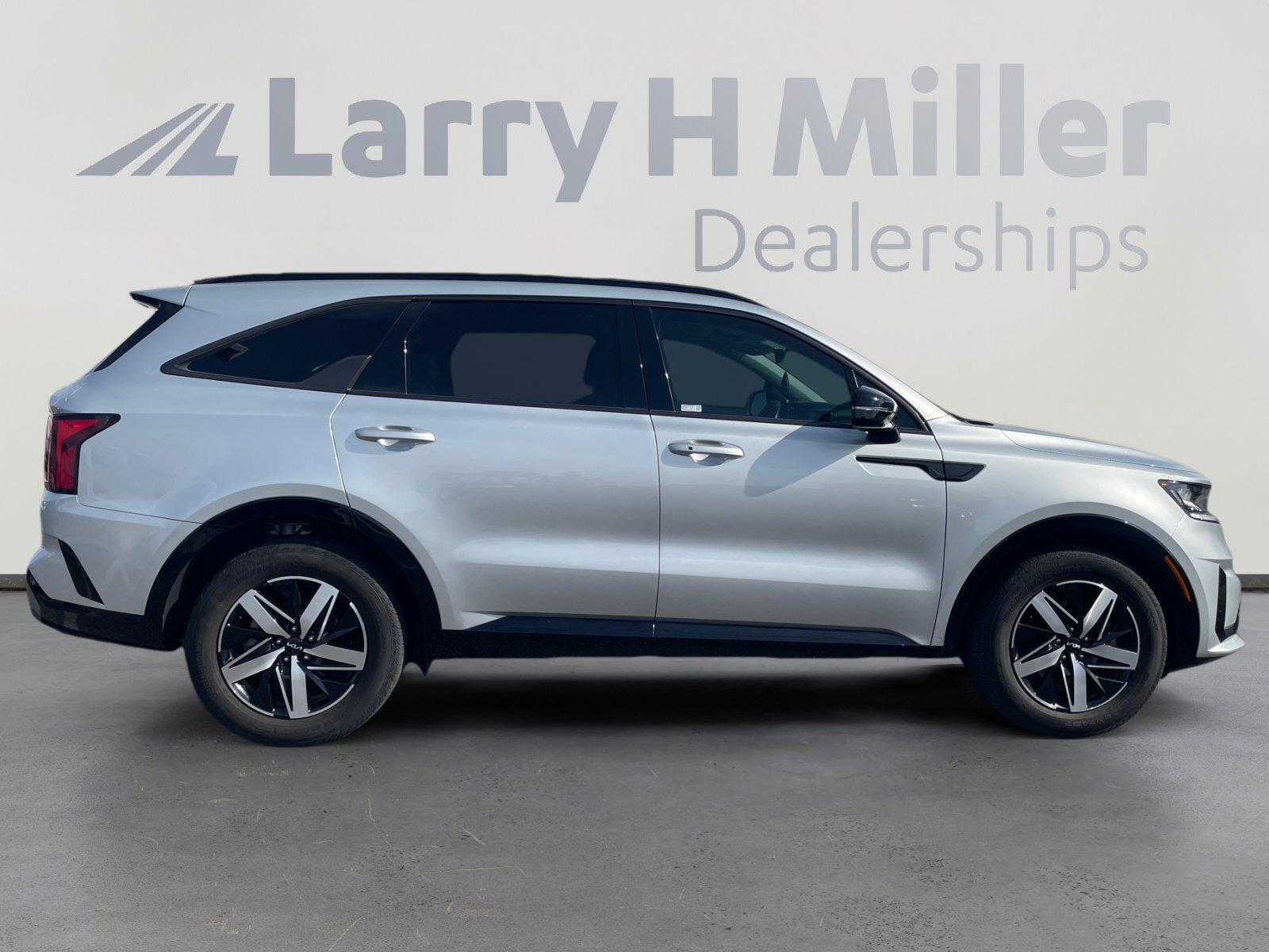 Used 2022 Kia Sorento S w/ Panoramic Sunroof Package image 6