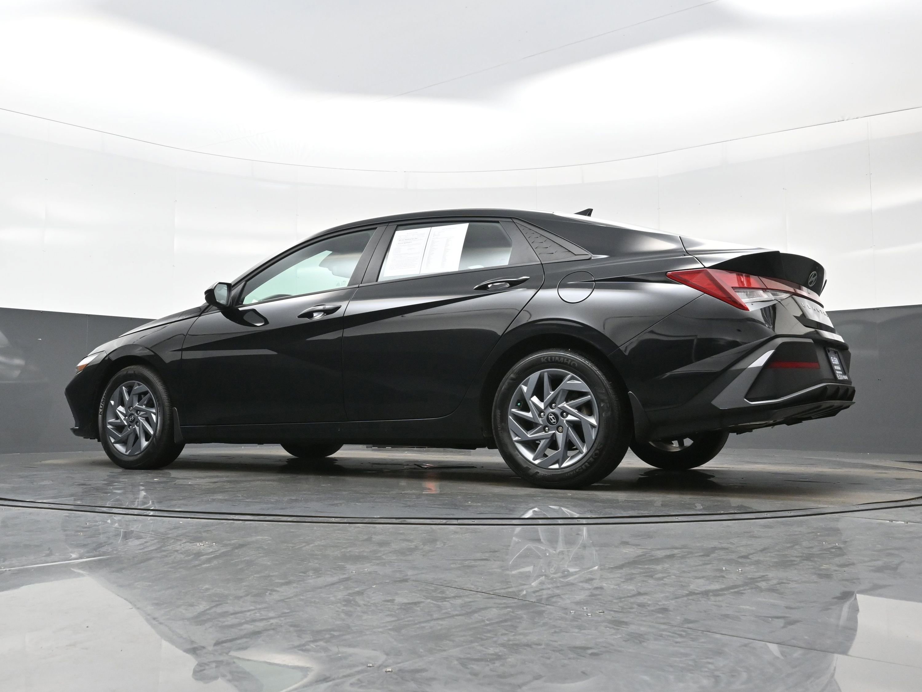 Used 2024 Hyundai Elantra SEL image 25