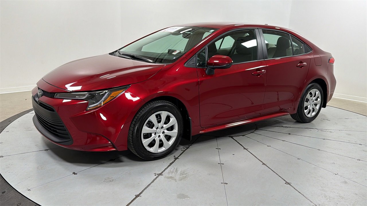 Certified 2025 Toyota Corolla LE image 1