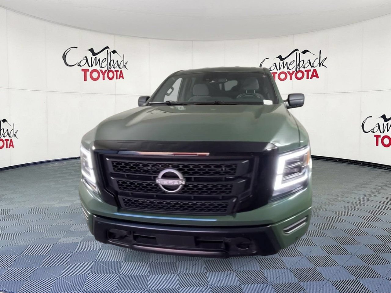 Used 2024 Nissan Titan SV w/ SV Bronze Edition Package AWD/4WD image 6
