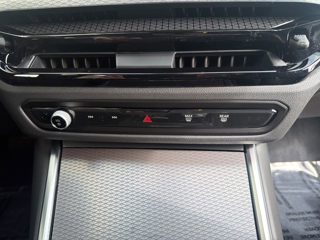 New 2026 BMW 330i xDrive Sedan w/ Convenience Package image 24