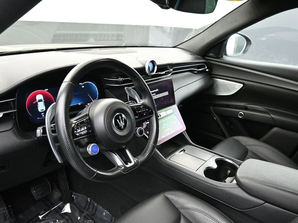 Used 2024 Maserati Grecale GT image 21