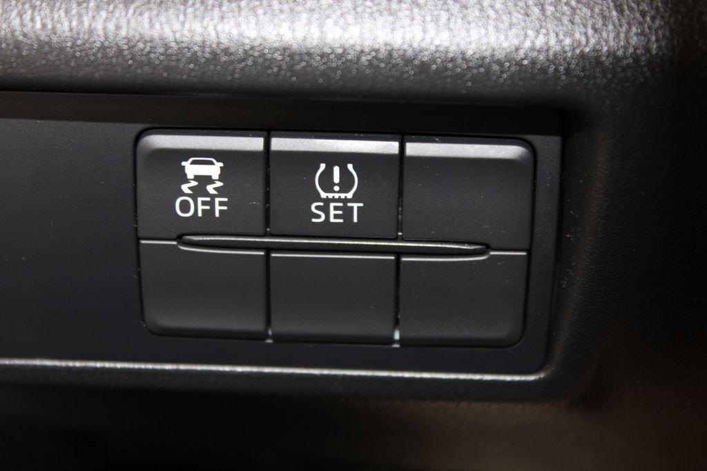 Used 2016 MAZDA MX-5 Miata Club RWD image 18