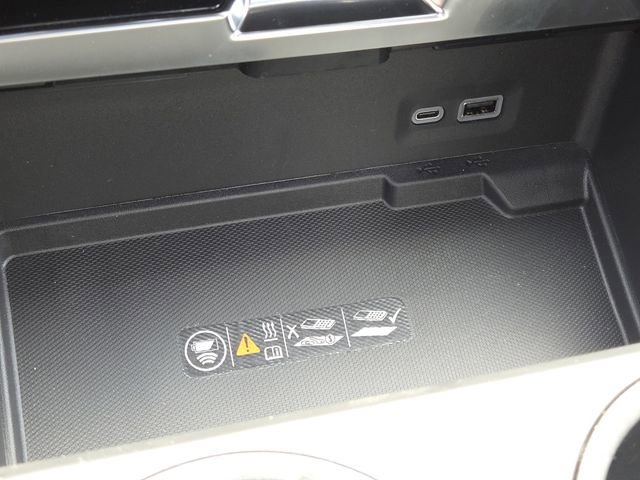 New 2026 GMC Yukon Denali Ultimate AWD/4WD image 9