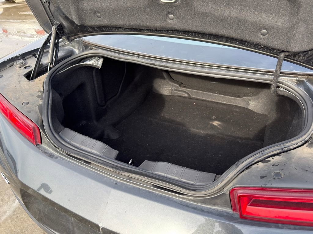 Used 2018 Chevrolet Camaro LT w/ RS Package image 32