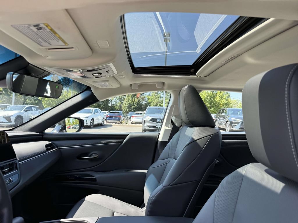 Used 2025 Lexus ES 350 w/ Premium Package FWD image 20