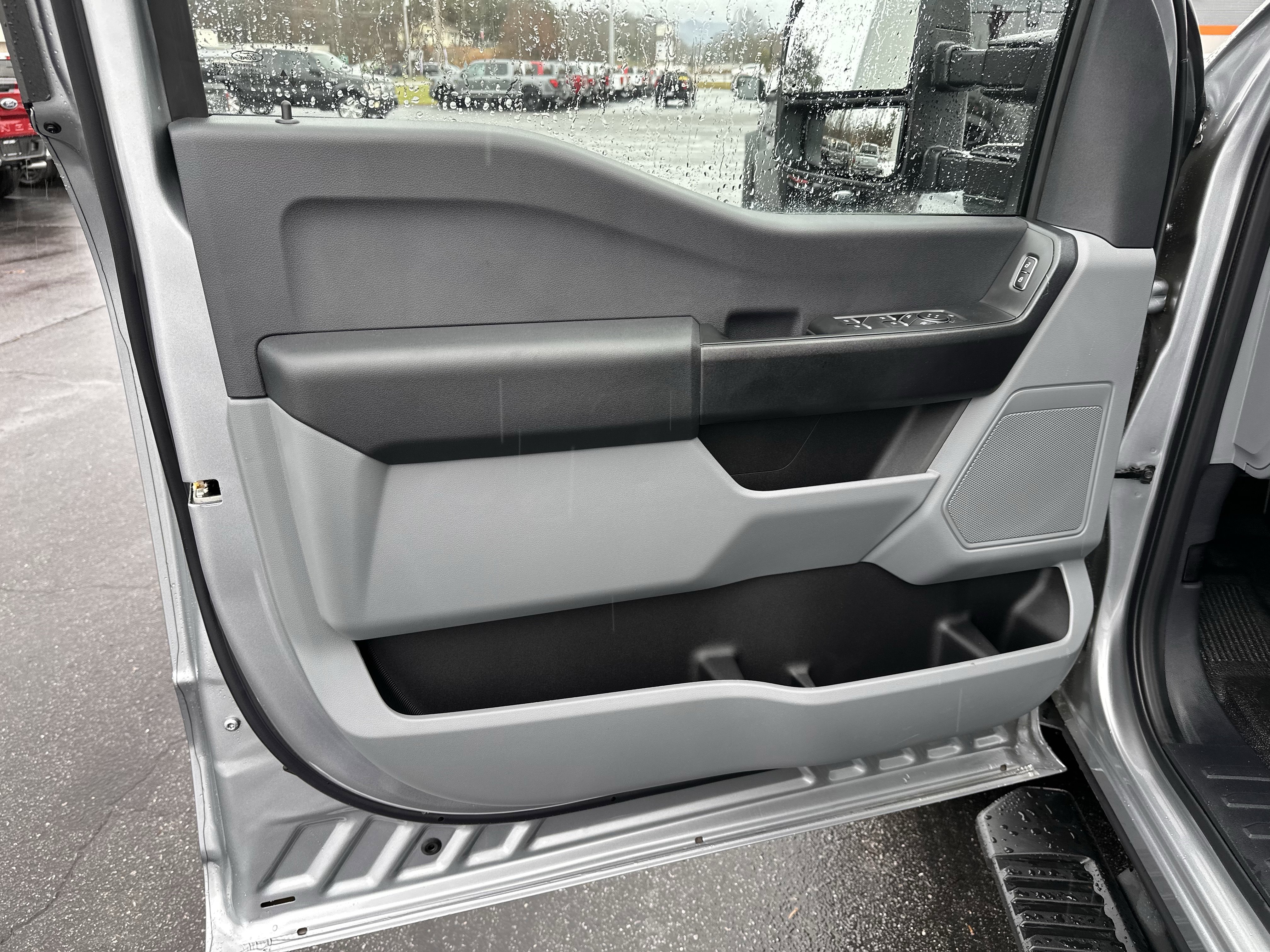 New 2026 Ford F350 XL w/ XL Chrome Package image 7