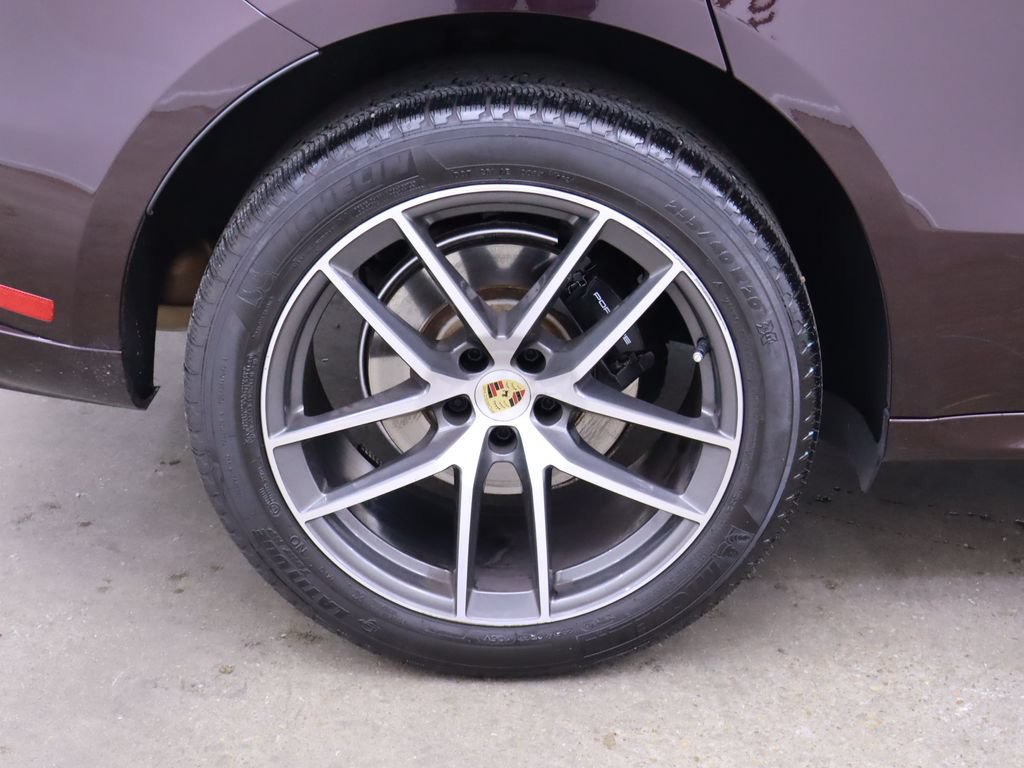 Used 2024 Porsche Macan AWD/4WD image 15
