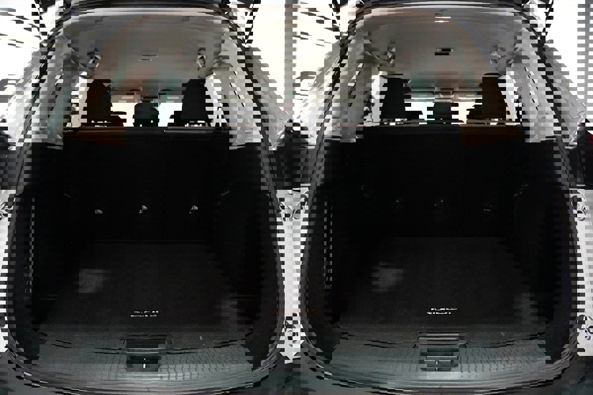 Used 2021 Nissan Rogue SV image 9