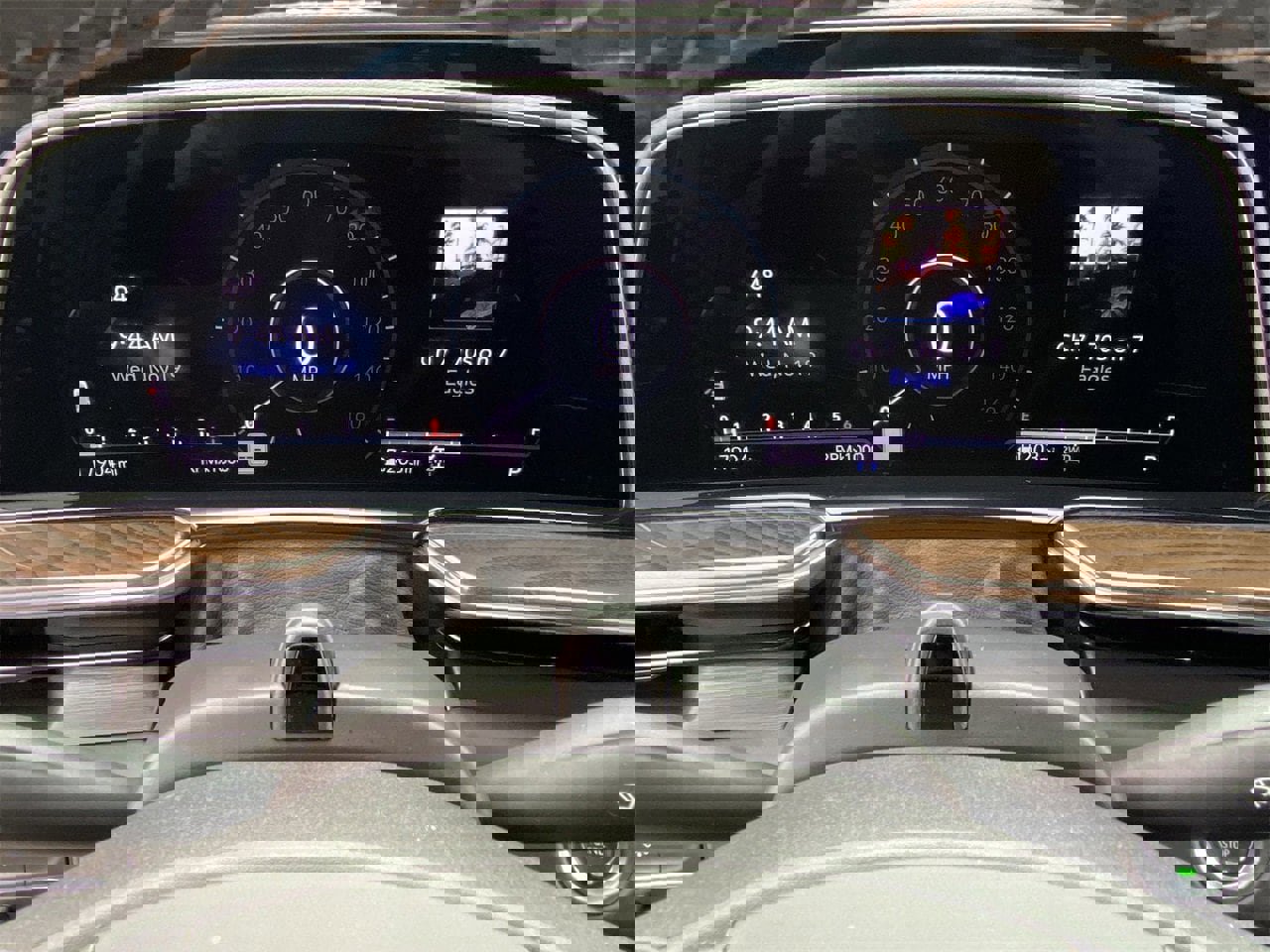 Certified 2024 Cadillac Escalade ESV Sport Platinum w/ LPO, ONYX Package image 25