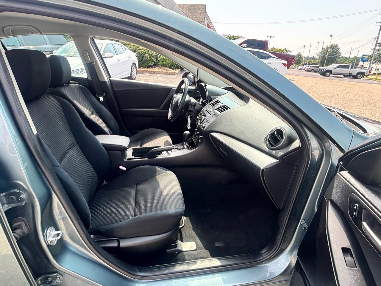 Used 2013 MAZDA MAZDA3 i SV w/ Convenience Pkg FWD image 70
