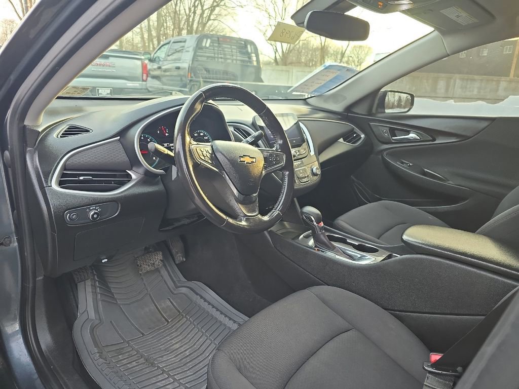 Used 2021 Chevrolet Malibu RS image 3