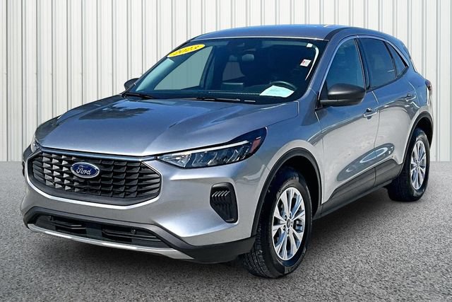 Used 2023 Ford Escape Active AWD/4WD image 2