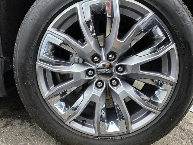Used 2025 GMC Sierra 1500 Denali AWD/4WD image 3