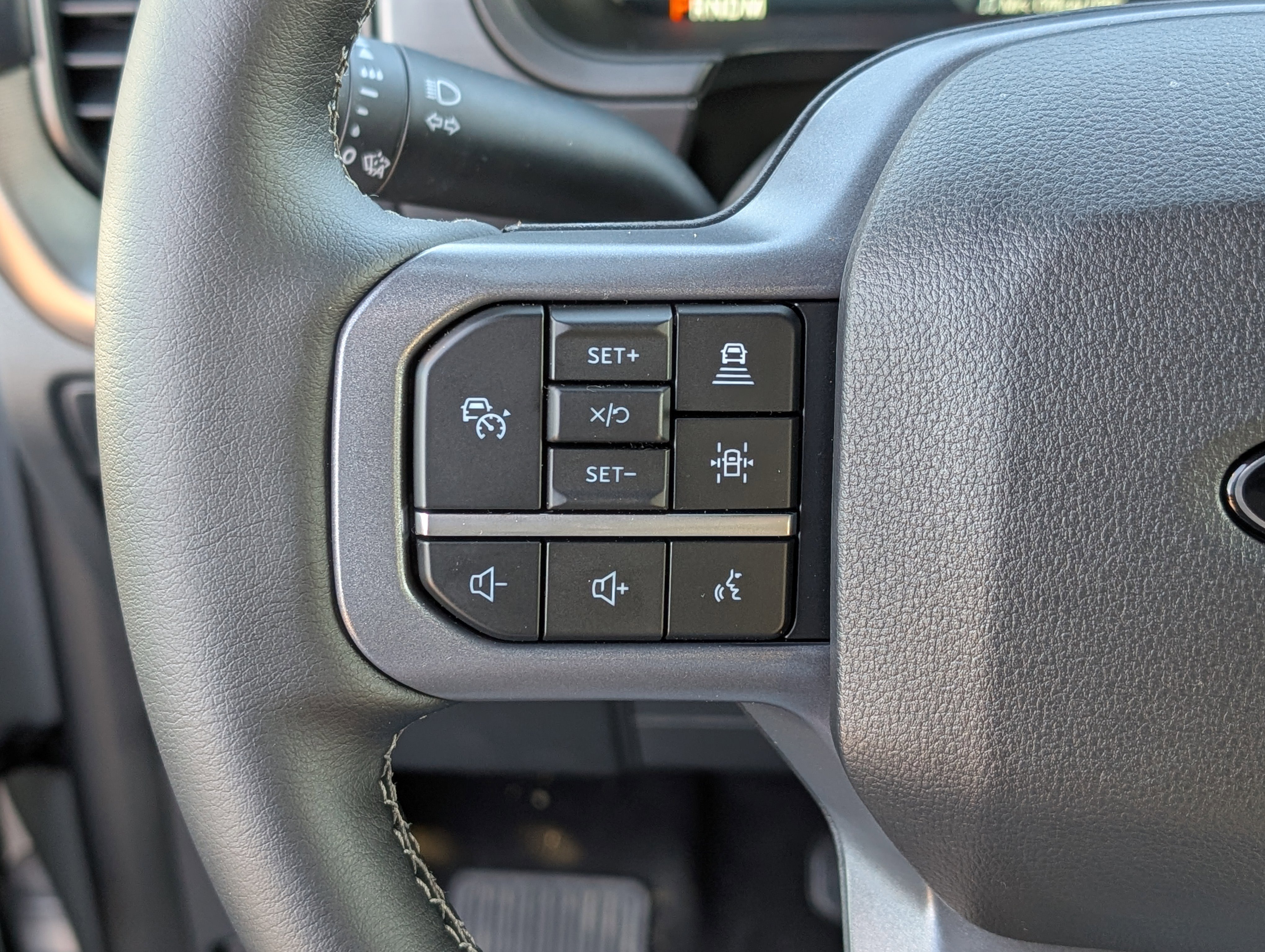 New 2025 Ford F150 Lariat w/ Equipment Group 501A Mid image 19