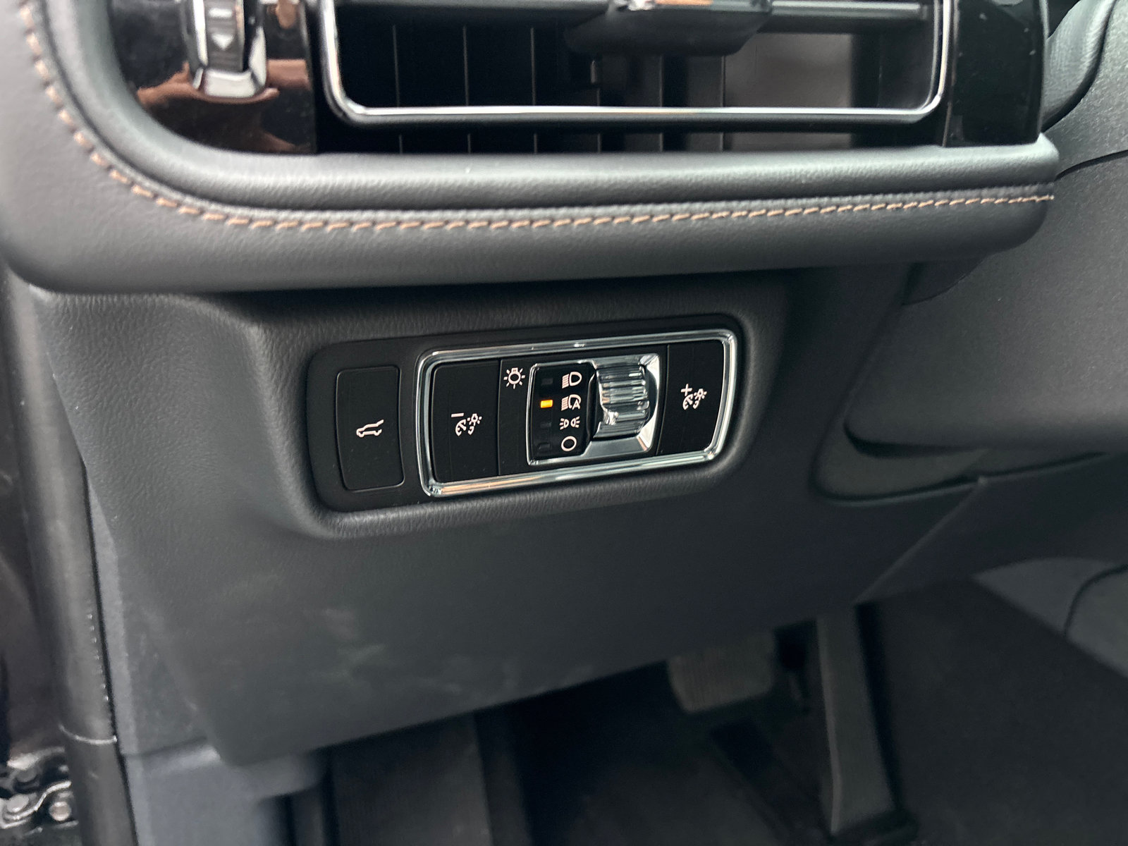 New 2026 Lincoln Aviator AWD image 14