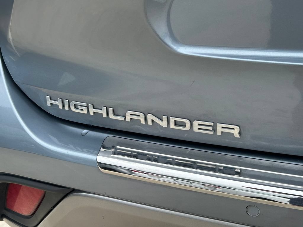 Used 2023 Toyota Highlander Platinum FWD image 13