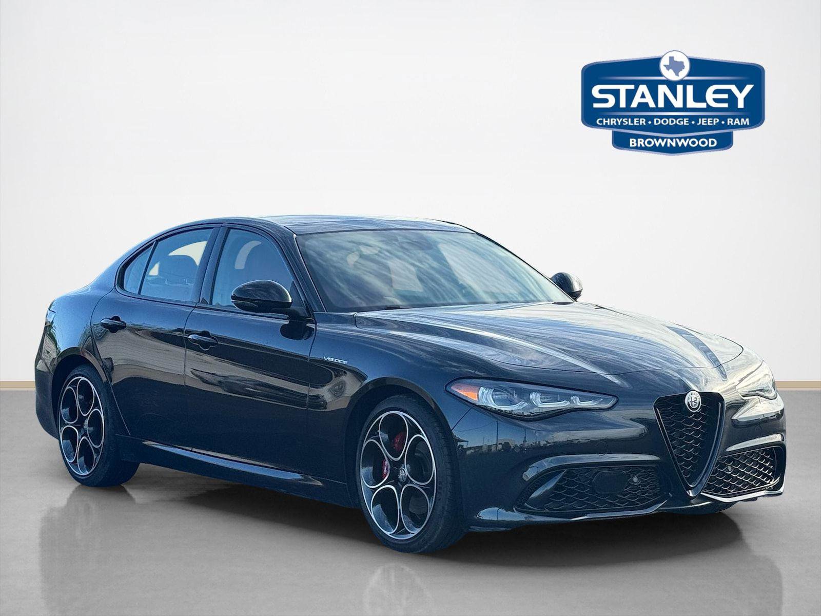 Used 2024 Alfa Romeo Giulia Veloce RWD image 1