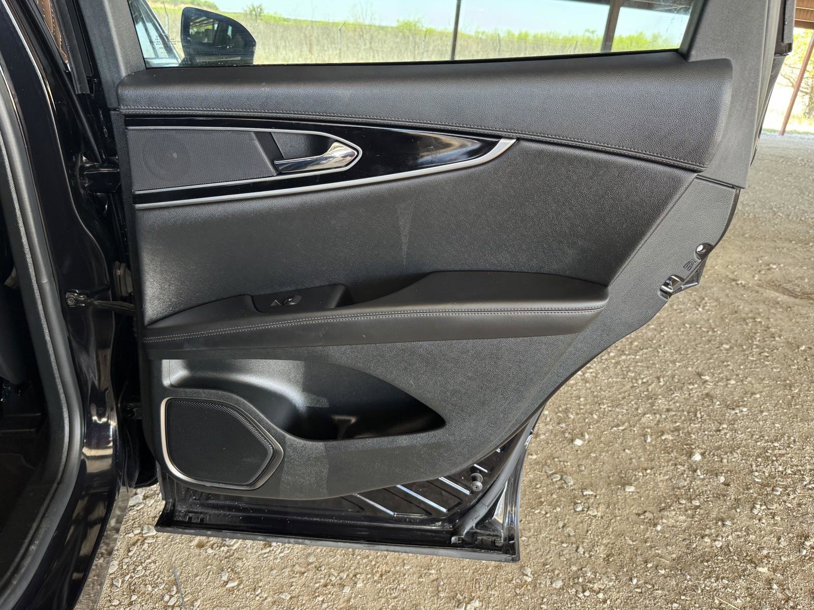 Used 2023 Lincoln Nautilus AWD image 30