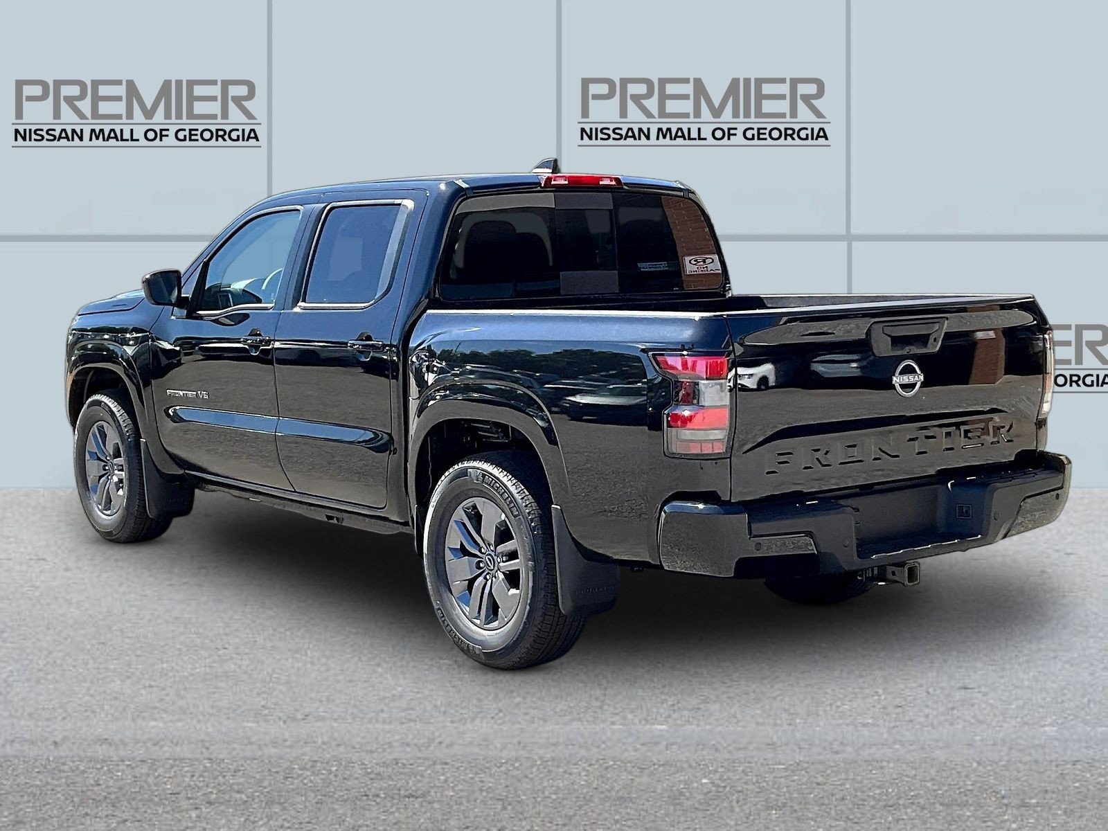 New 2027 Nissan Frontier SV w/ SV Convenience Package RWD image 3