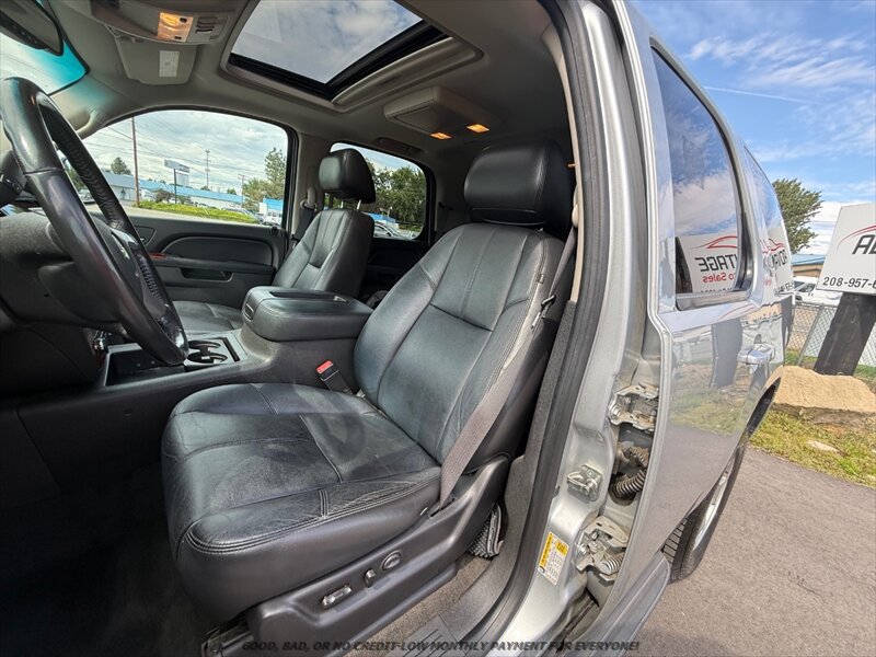 Used 2013 Chevrolet Tahoe LT w/ Luxury Package AWD/4WD image 10