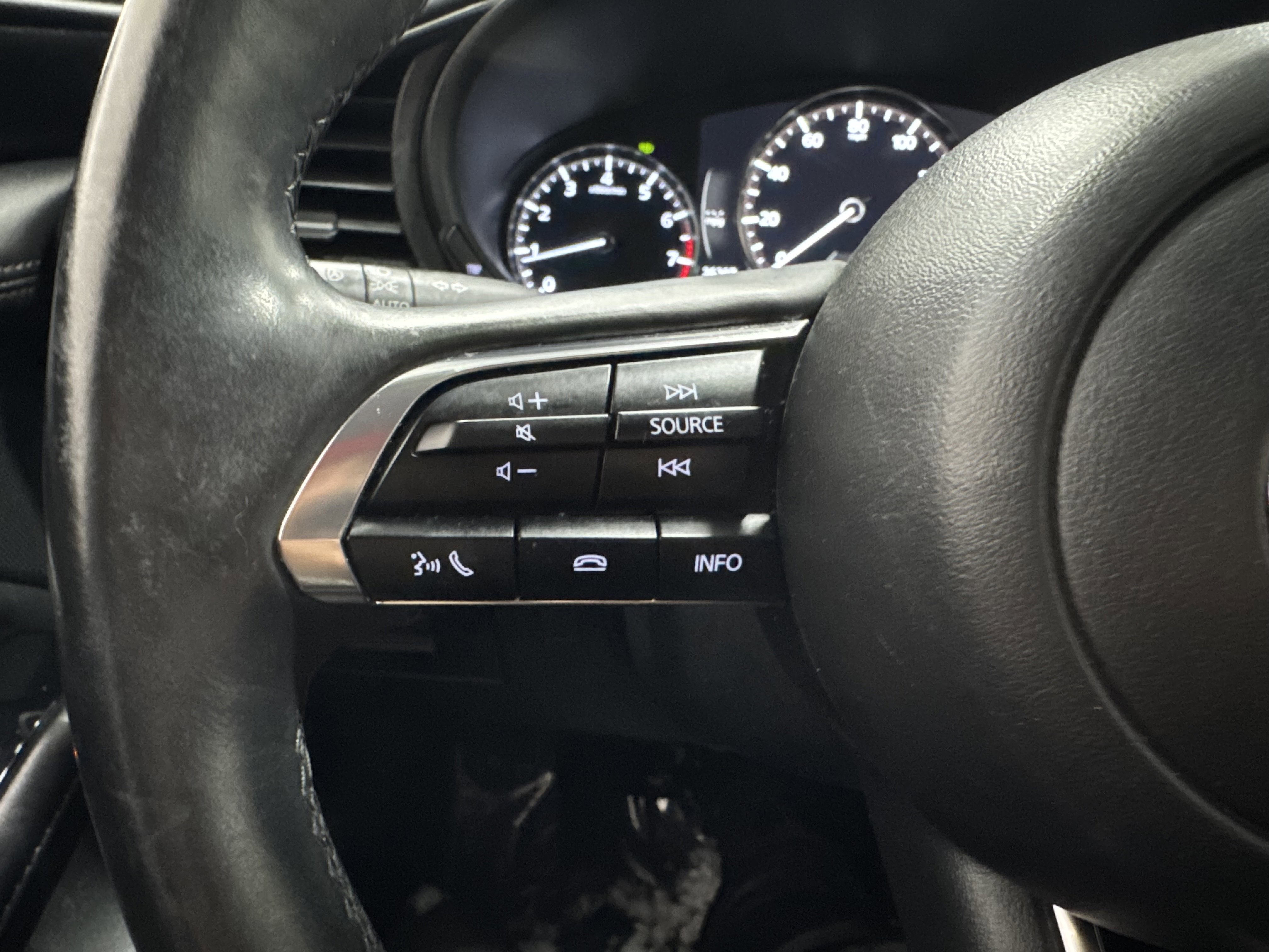 Used 2024 MAZDA MAZDA3 s image 30