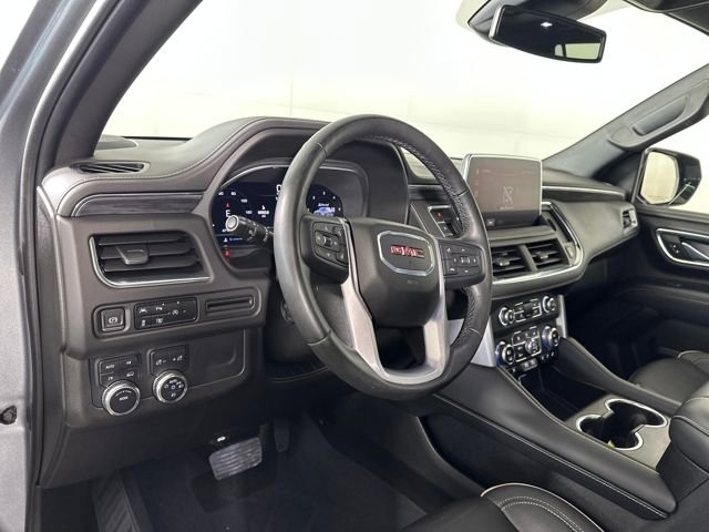 Used 2023 GMC Yukon XL SLT w/ SLT Premium Package image 13