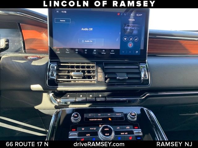 Used 2023 Lincoln Navigator Reserve AWD/4WD image 18