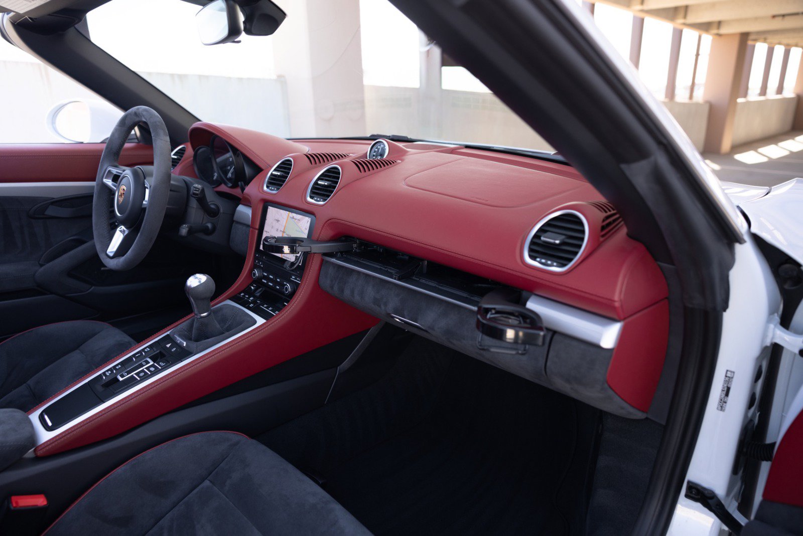 Used 2020 Porsche 718 Boxster Spyder RWD image 69