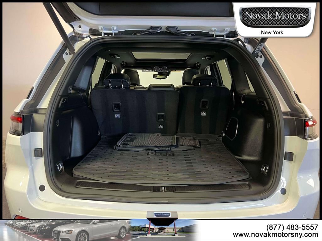 Used 2024 Jeep Grand Cherokee Limited 4xe image 12