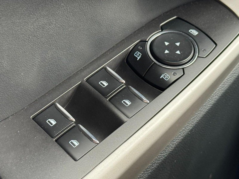 Used 2024 Ford Explorer XLT w/ Equipment Group 202A AWD/4WD image 22