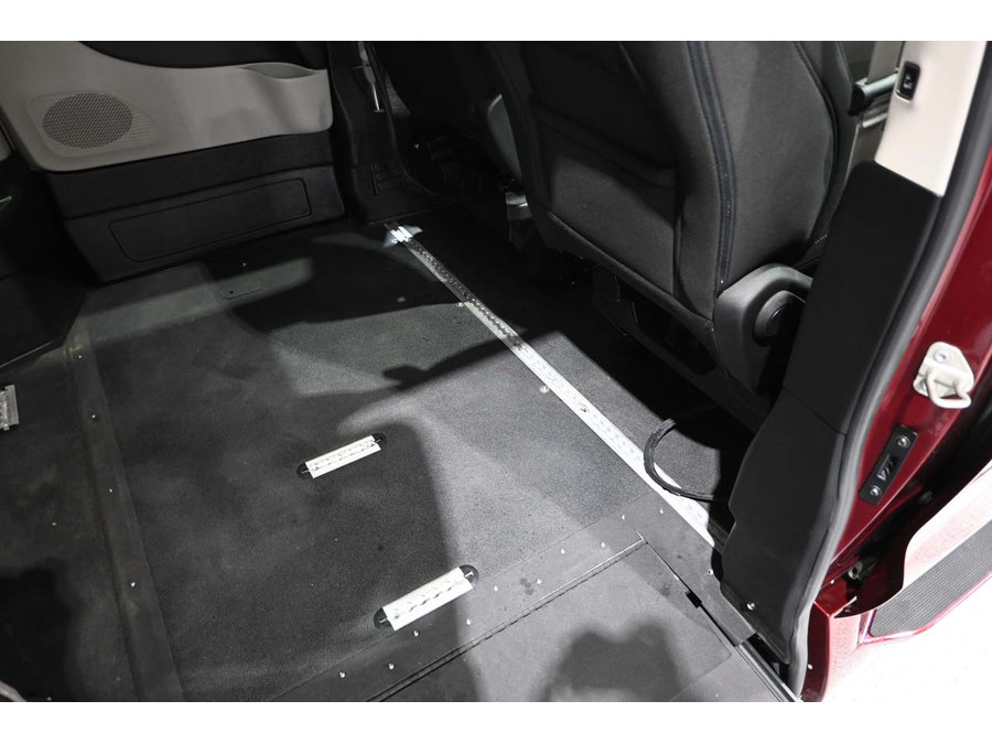 Used 2023 Chrysler Voyager LX FWD image 19