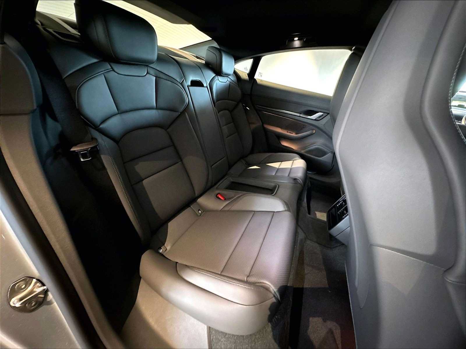 New 2026 Porsche Taycan 4S AWD/4WD image 28