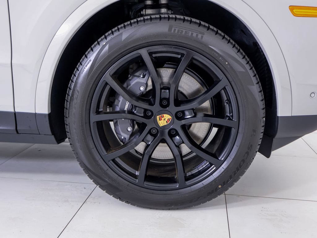 New 2026 Porsche Cayenne Coupe AWD/4WD image 21