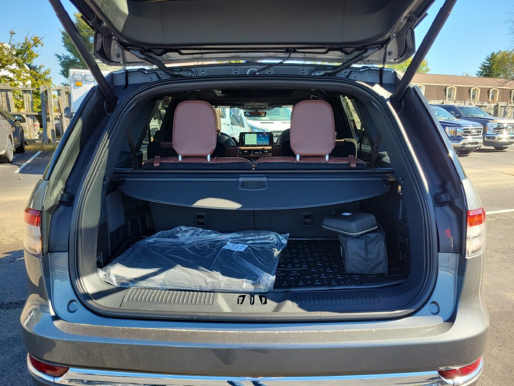 New 2027 Lincoln Aviator Reserve AWD/4WD image 10