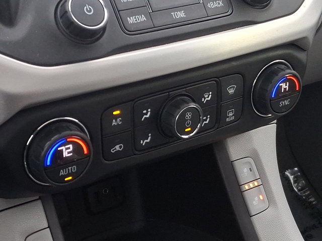 Used 2017 GMC Acadia SLT image 15